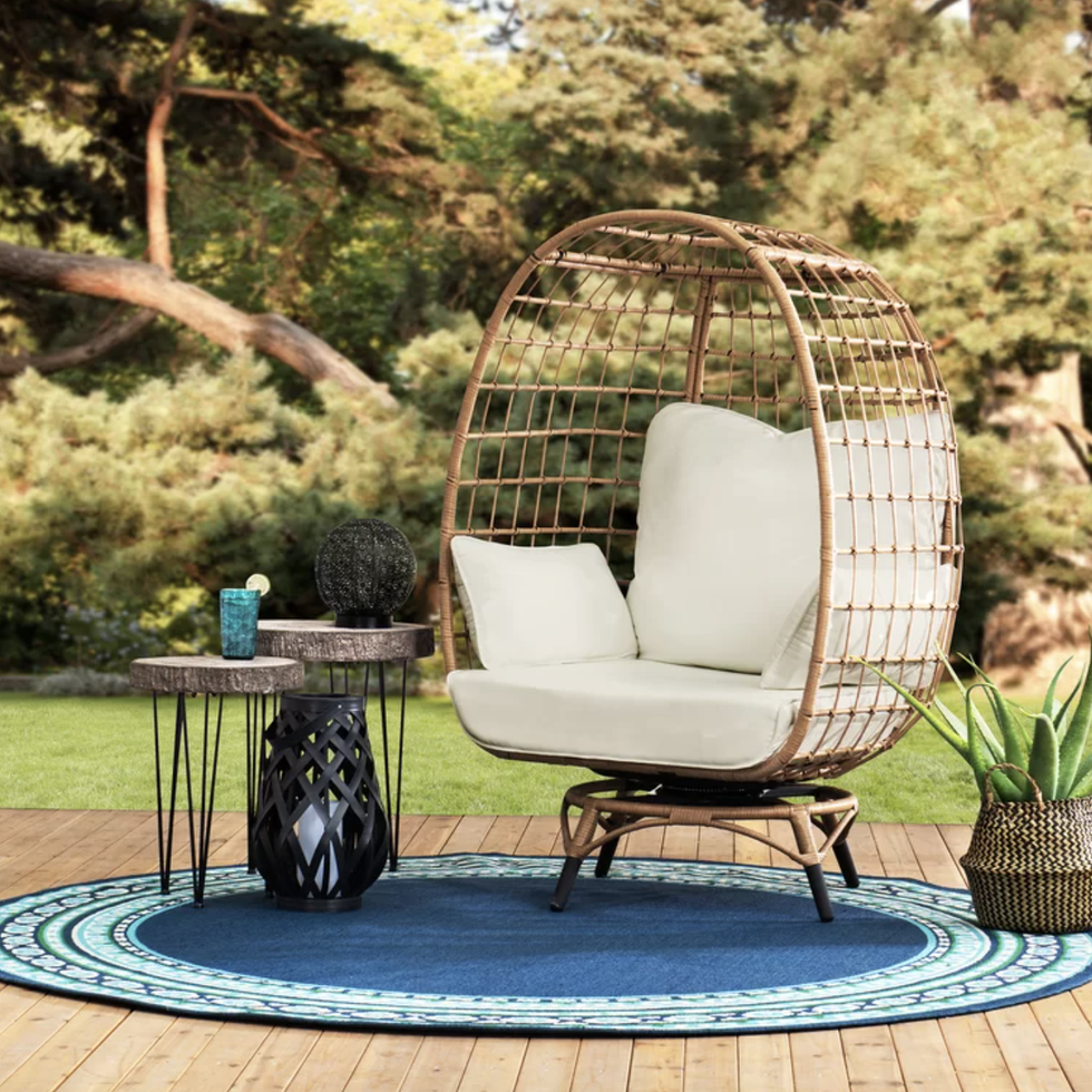 Wellow Baytree Egg Swivel Patio Chair 