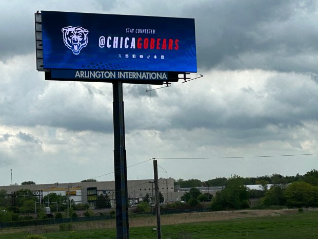 The Chicago Bears billboard at Route 53 and Northwest Highway in Arlington Heights, photographed in May 2024. (Elizabeth Owens-Schiele/Pioneer Press)