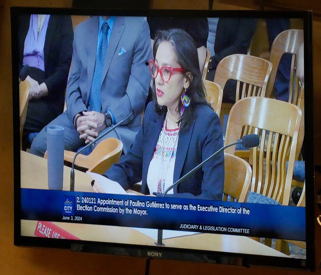 The appointment of Paulina Gutiérrez to be the new executive director of the Electoral Commission won the support of the Justice and Legislation Committee of the Common Council at City Hall on Monday.